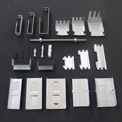 kopen Moderne lichte staal keel metalen stud accessoires met roestvastheid en duurzame staal keel hanger online manufacture