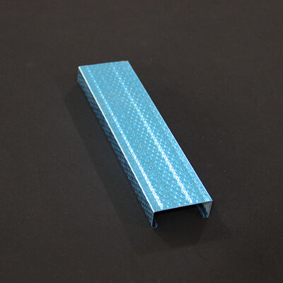 ซื้อ สแตนโลหะขนาดเบา 2x4 สแตนโลหะผนังแห้งและกรอบ C Type U Type online manufacture