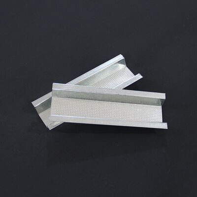 kopen Gepersonaliseerde gegalvaniseerde metalen studs profielen voor gipsplaten gegalvaniseerd staal C stud 0,4 mm online manufacture